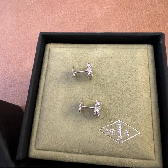 Van Cleef and Arpels Sweet Alhambra Earstuds Turquoise - Picture 4 of 10